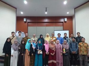 IMG-20190426-WA0011.jpg Pelepasan wisudawan
